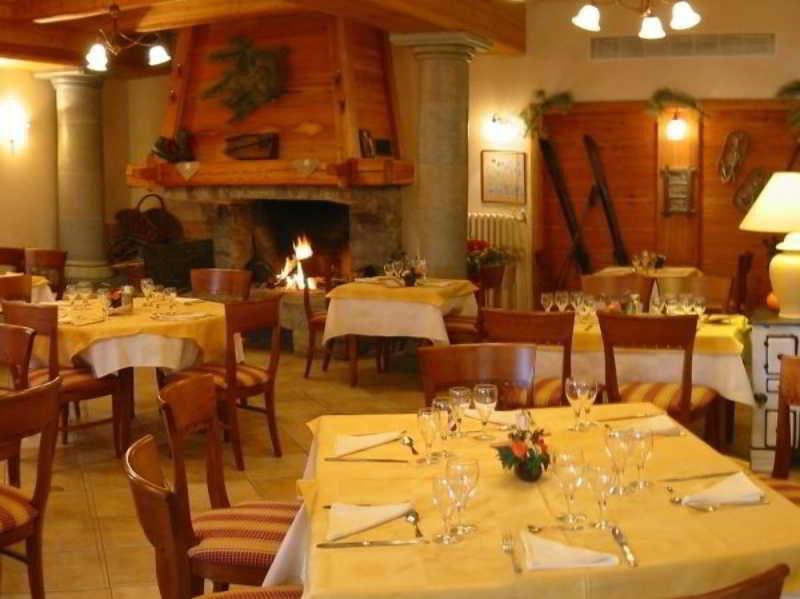 Logis Hotel Les Peupliers Baratier Restaurant photo