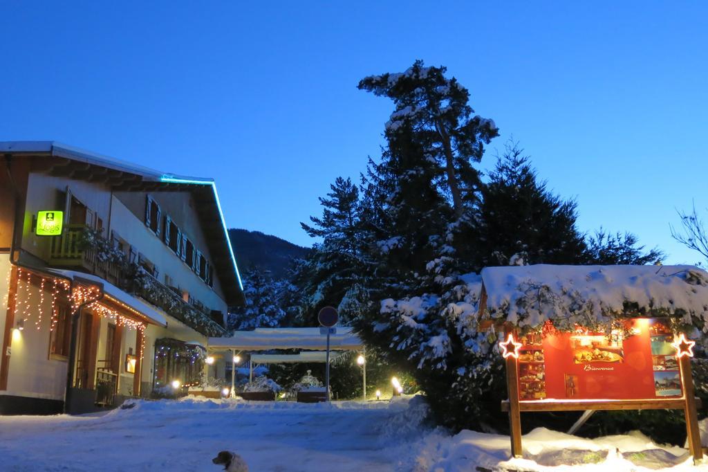 Logis Hotel Les Peupliers Baratier Exterior photo
