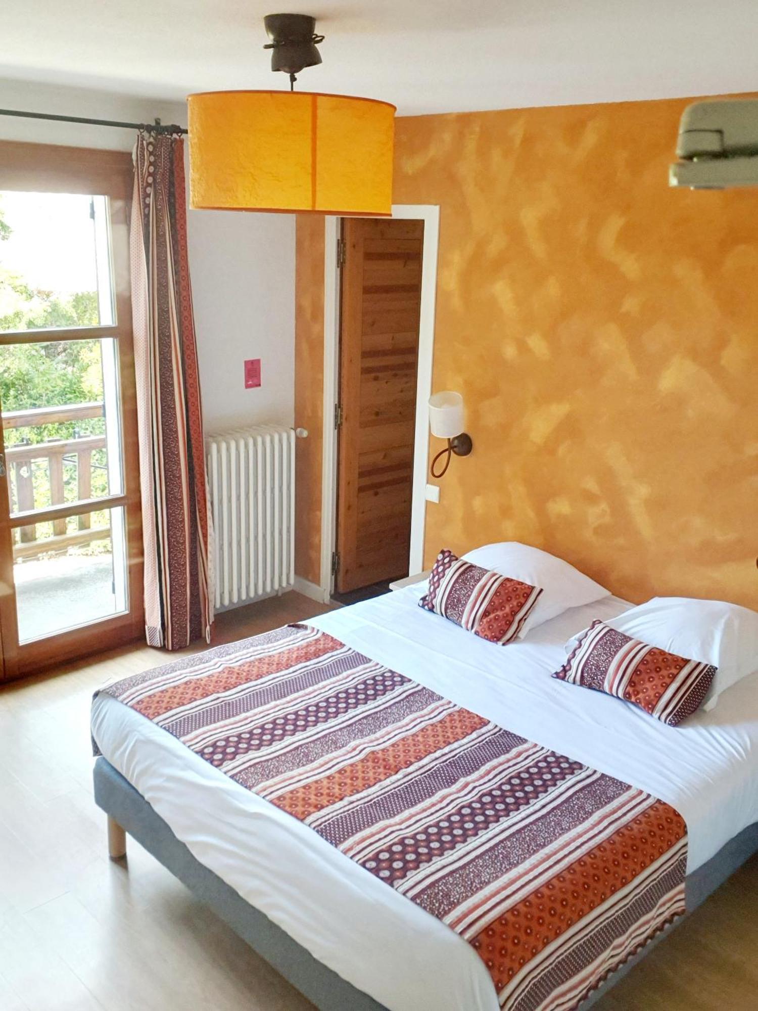 Logis Hotel Les Peupliers Baratier Exterior photo