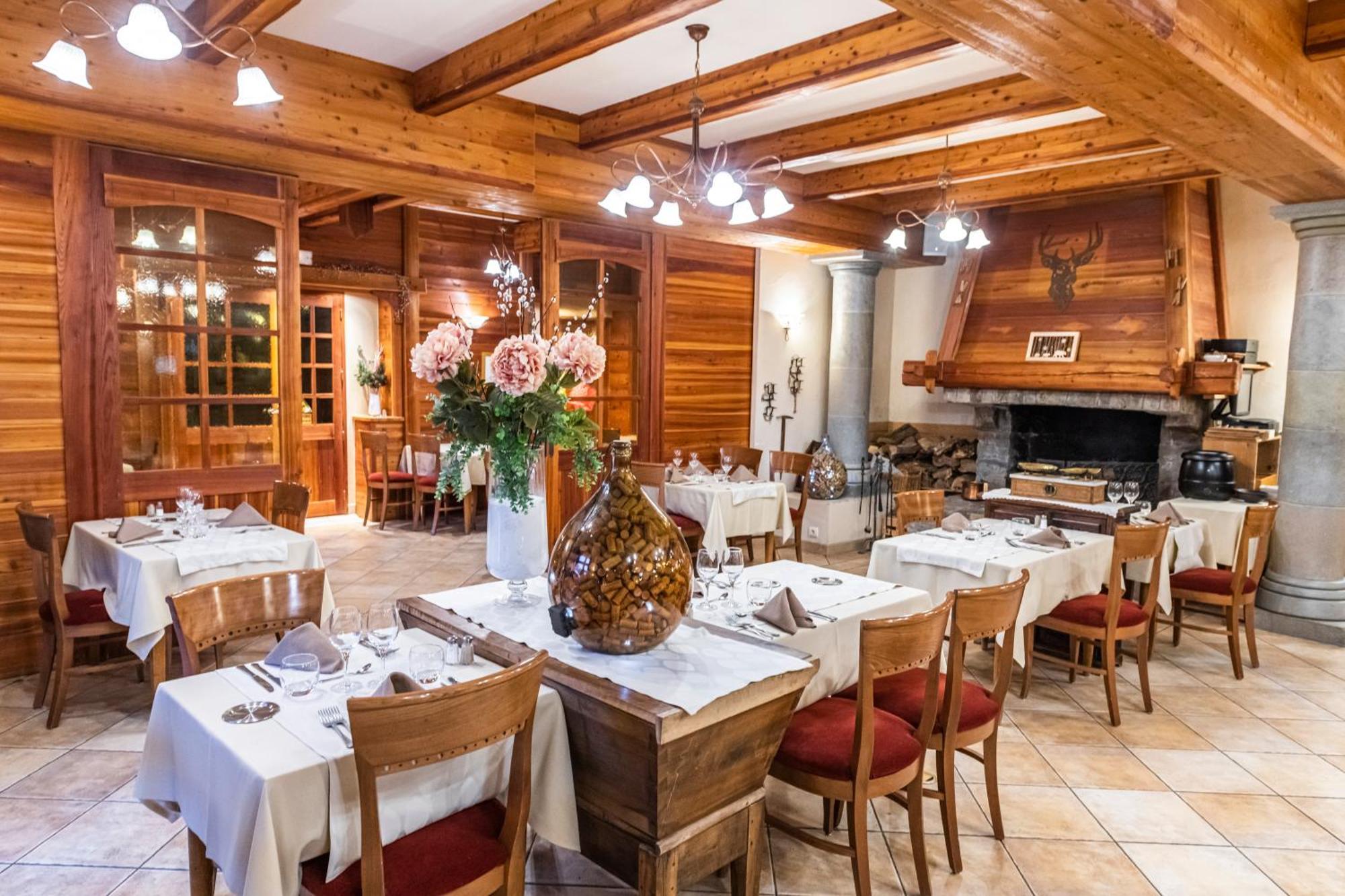 Logis Hotel Les Peupliers Baratier Exterior photo